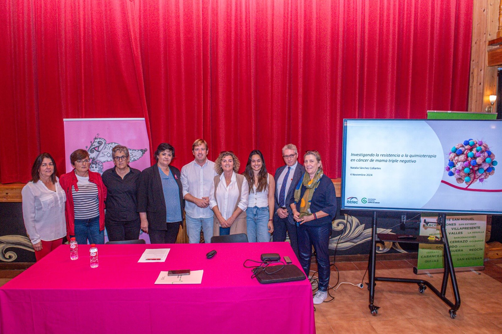 Acto de entrega donación Anjanas Solidarias de Reocín