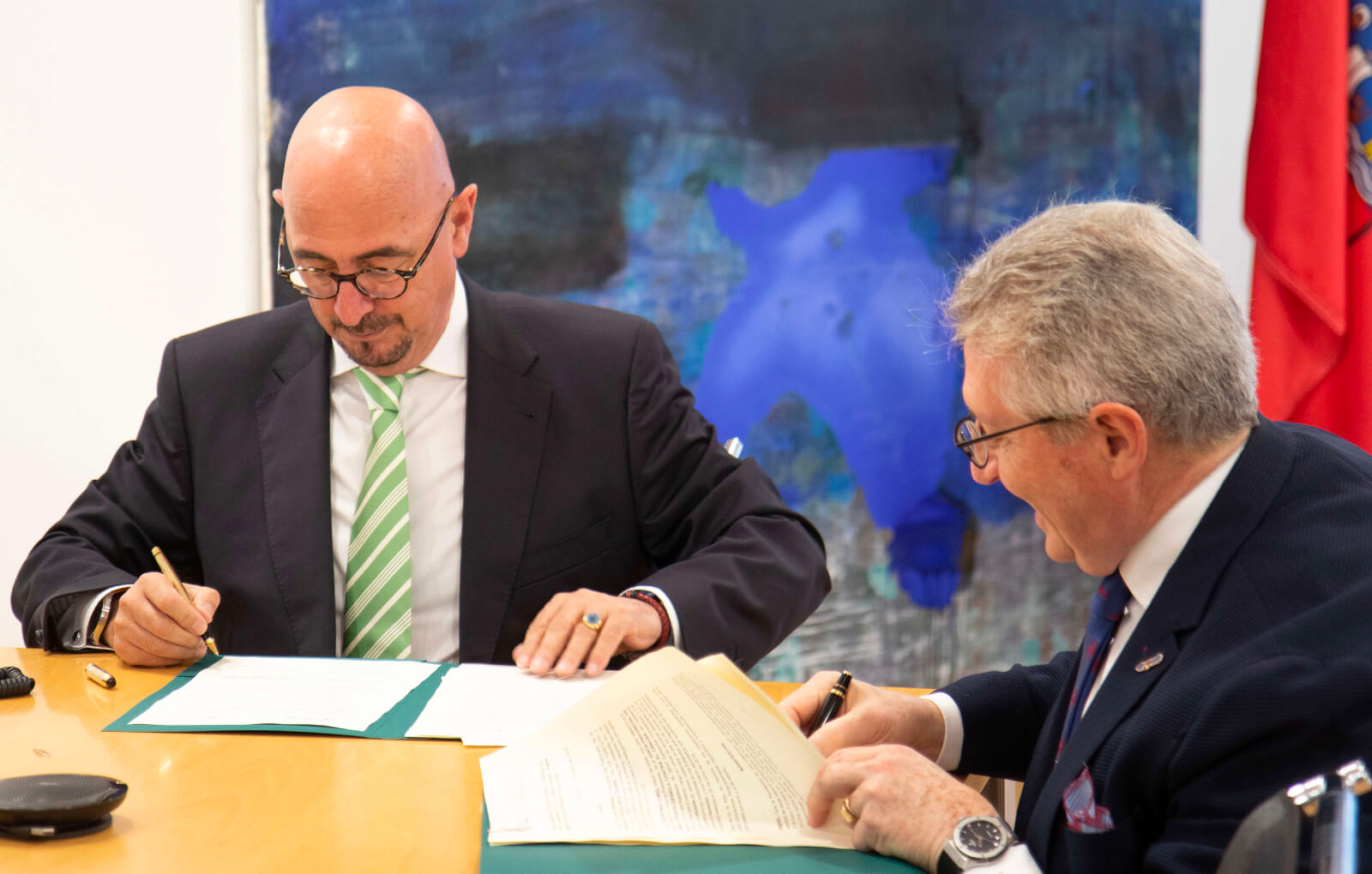 Firma convenio Fundación Marqués de Valdecilla y Asociación Española Contra el Cáncer