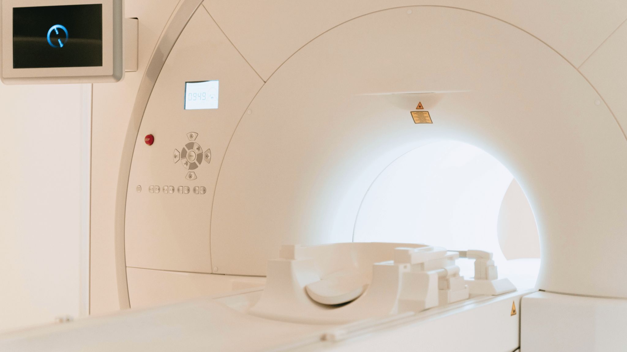 Máquina de resonancia magnética como parte de las pruebas a realizar para diagnosticar cáncer de próstata